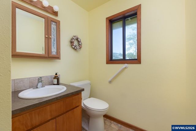 9215 Trout Pl, Gleneden Beach, OR 97388