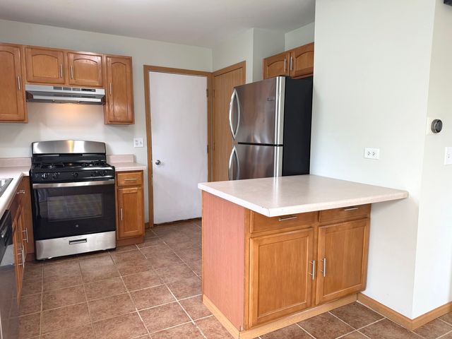 6304 Blue Ridge Drive, Plainfield, IL 60586