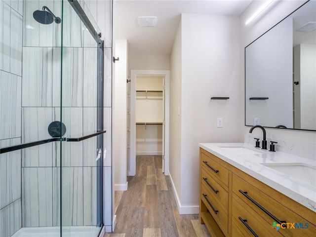 303 Cedarhill Drive, Marble Falls, TX 78654