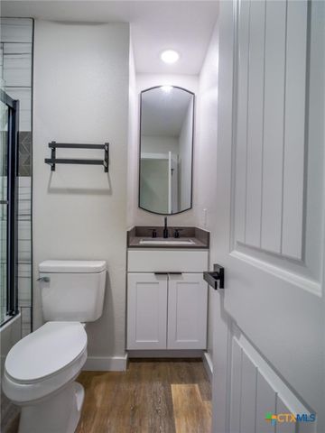 303 Cedarhill Drive, Marble Falls, TX 78654