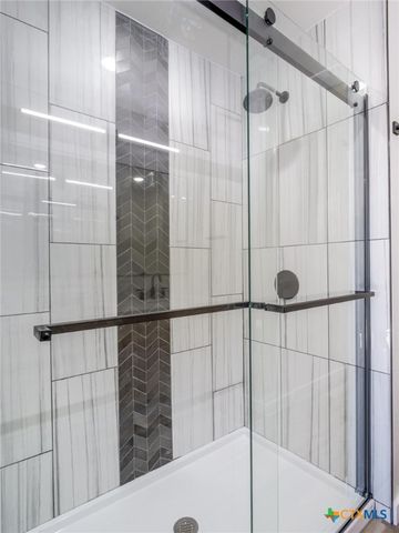 303 Cedarhill Drive, Marble Falls, TX 78654