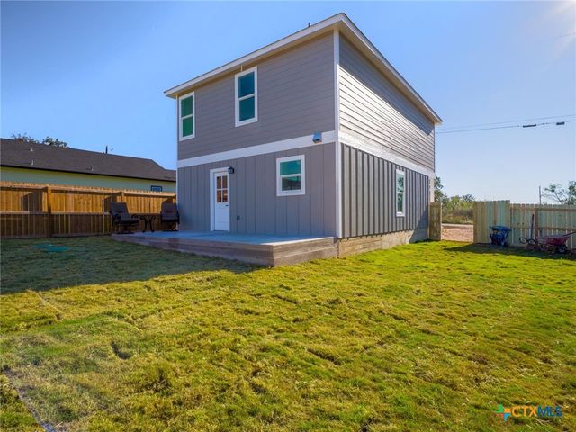 303 Cedarhill Drive, Marble Falls, TX 78654