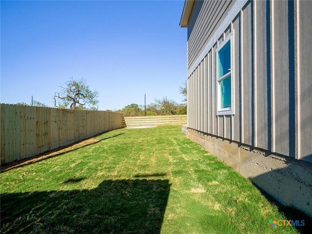 303 Cedarhill Drive, Marble Falls, TX 78654