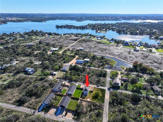 303 Cedarhill Drive, Marble Falls, TX 78654