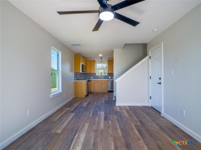 303 Cedarhill Drive, Marble Falls, TX 78654