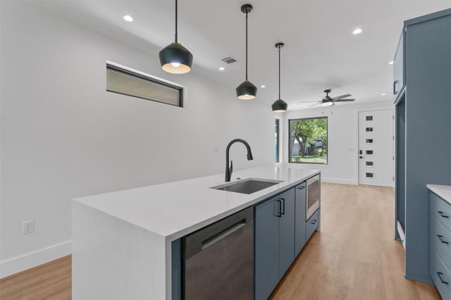 1402 Beckett ST 1A, Austin, TX 78757