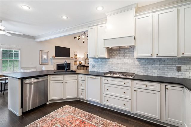 3285 E Piper Glen, Fayetteville, AR 72703