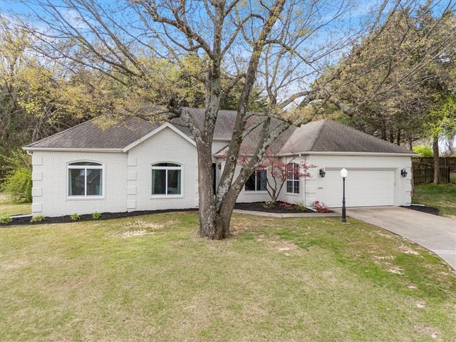 3285 E Piper Glen, Fayetteville, AR 72703