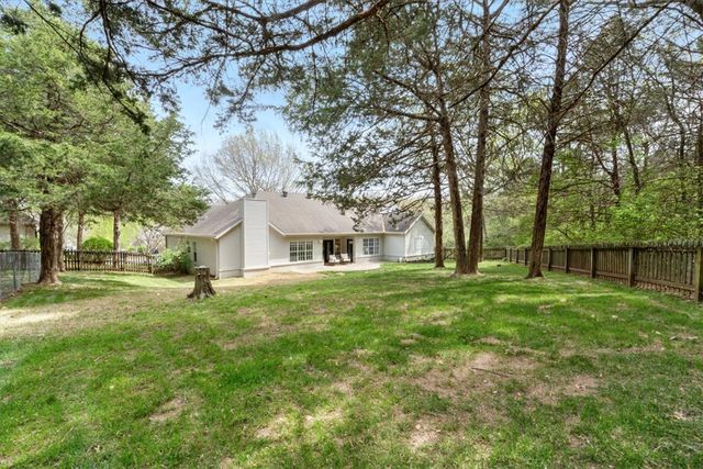 3285 E Piper Glen, Fayetteville, AR 72703
