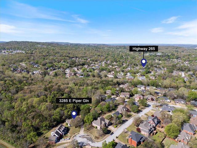 3285 E Piper Glen, Fayetteville, AR 72703