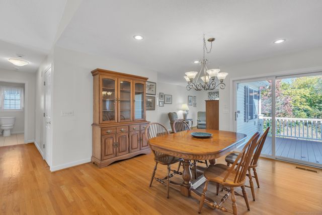 3 Quail Hollow Close 3, Vernon, CT 06066