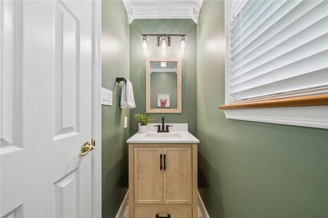 1115 Chaucer Dr, Unity Twp, PA 15601