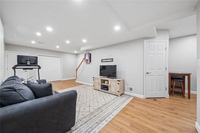 1115 Chaucer Dr, Unity Twp, PA 15601