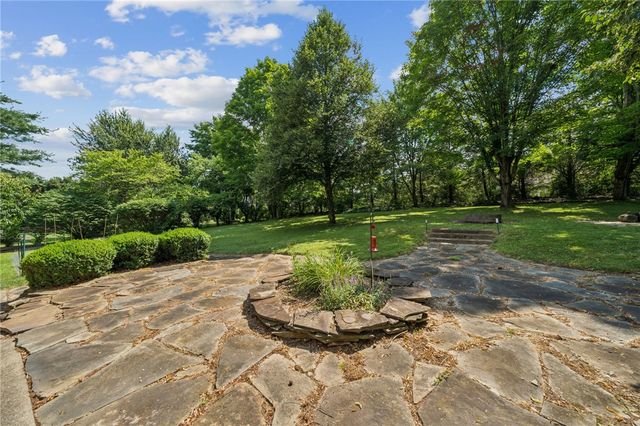 1115 Chaucer Dr, Unity Twp, PA 15601