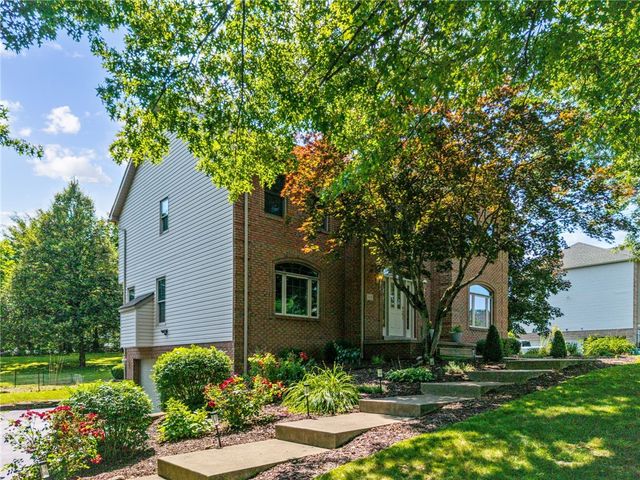 1115 Chaucer Dr, Unity Twp, PA 15601