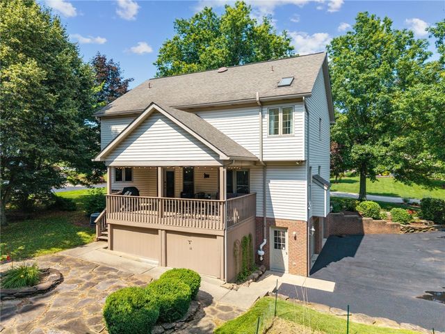 1115 Chaucer Dr, Unity Twp, PA 15601
