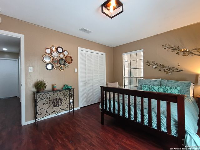 1401 Dezarae 4, San Antonio, TX 78253