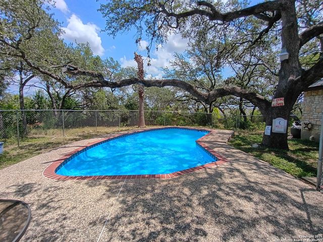 1401 Dezarae 4, San Antonio, TX 78253