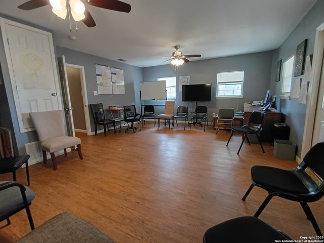 1401 Dezarae 4, San Antonio, TX 78253