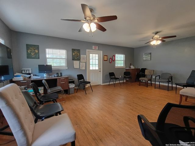 1401 Dezarae 4, San Antonio, TX 78253