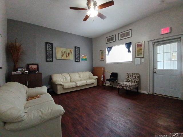 1401 Dezarae 4, San Antonio, TX 78253