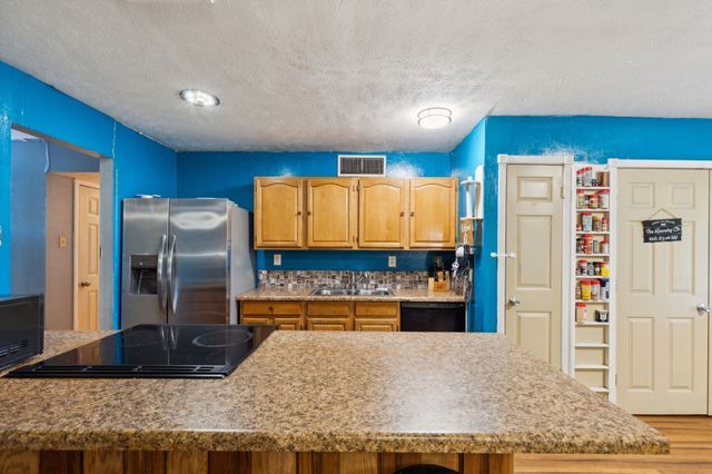 614 S Willow Street, Mansfield, TX 76063