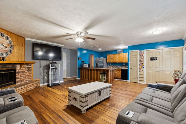 614 S Willow Street, Mansfield, TX 76063