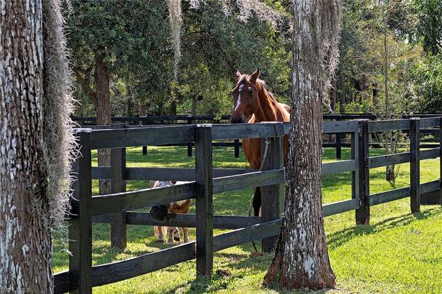 6920 Daniels RD, Naples, FL 34109