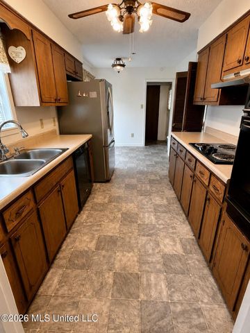 383 Dogwood Ranch Circle, Byhalia, MS 38611