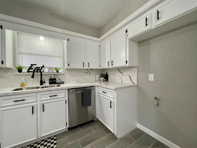 251 Schley Street, Richwood, TX 77531