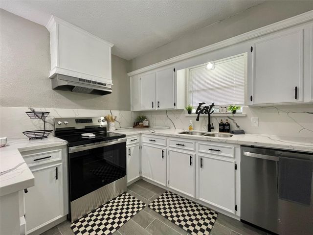 251 Schley Street, Richwood, TX 77531