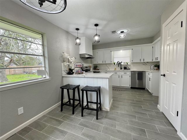 251 Schley Street, Richwood, TX 77531