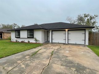 251 Schley Street, Richwood, TX 77531