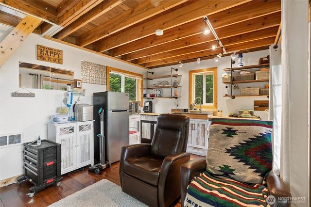 1090 NE Patton, Tahuya, WA 98588