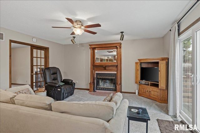 5 TAFT Drive, Rochester, IL 62563