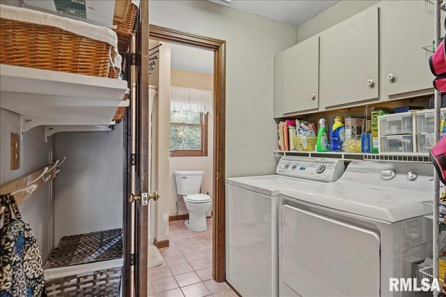 5 TAFT Drive, Rochester, IL 62563