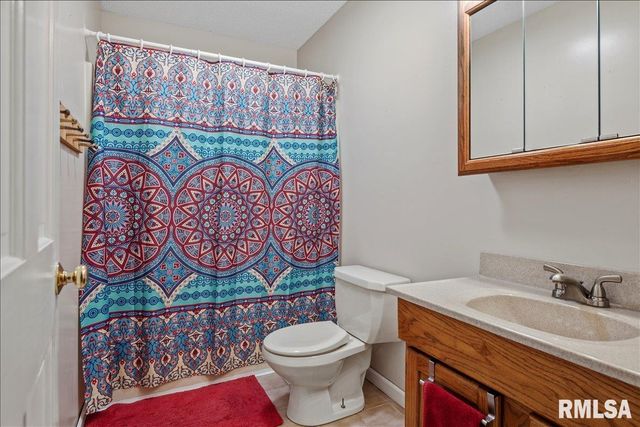 5 TAFT Drive, Rochester, IL 62563