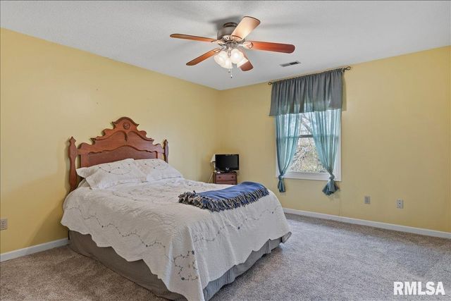 5 TAFT Drive, Rochester, IL 62563