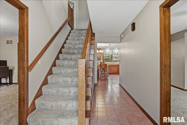 5 TAFT Drive, Rochester, IL 62563