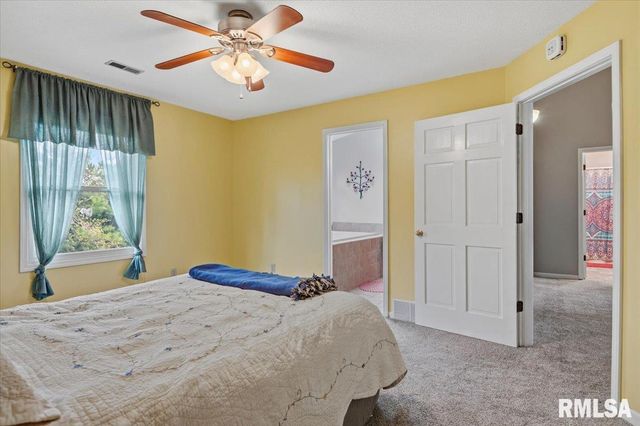 5 TAFT Drive, Rochester, IL 62563