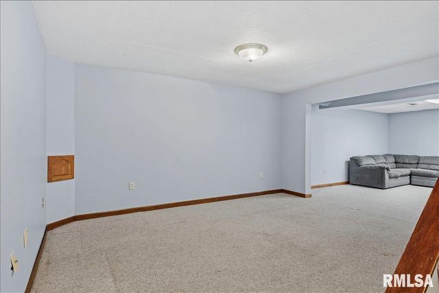 5 TAFT Drive, Rochester, IL 62563