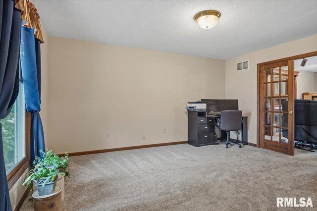 5 TAFT Drive, Rochester, IL 62563