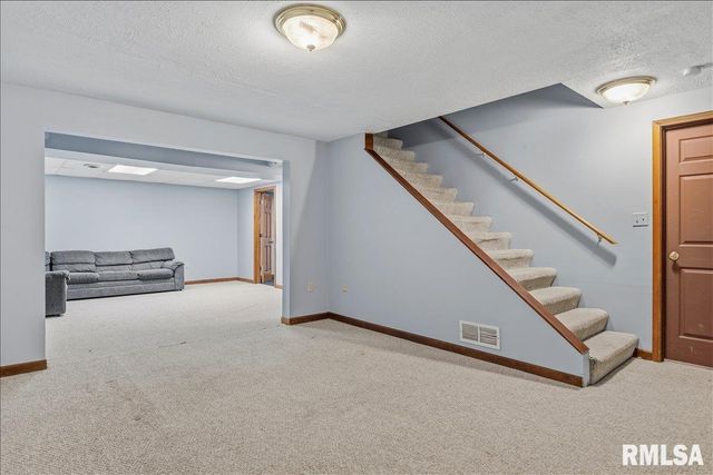 5 TAFT Drive, Rochester, IL 62563