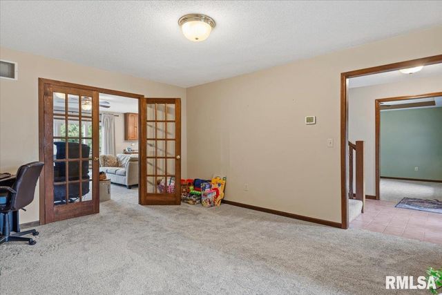 5 TAFT Drive, Rochester, IL 62563