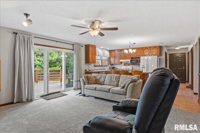 5 TAFT Drive, Rochester, IL 62563