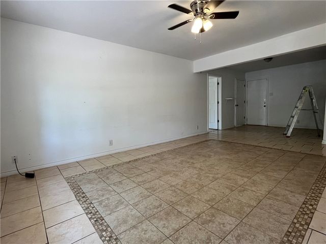 434 S 11th St, Aransas Pass, TX 78336