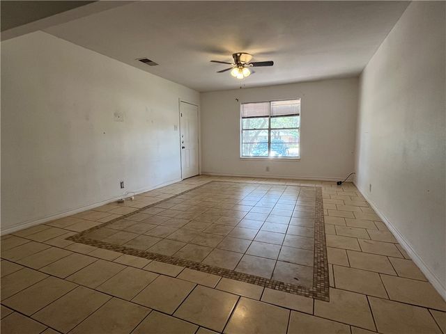 434 S 11th St, Aransas Pass, TX 78336