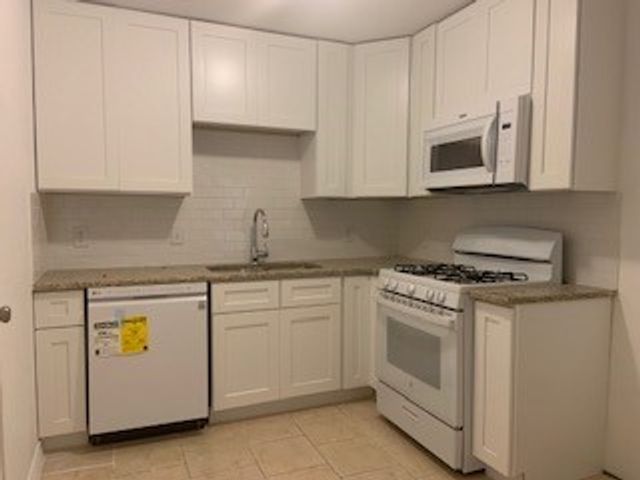 434 S 11th St, Aransas Pass, TX 78336