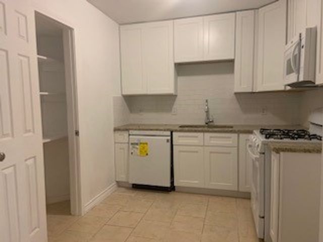 434 S 11th St, Aransas Pass, TX 78336