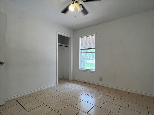 434 S 11th St, Aransas Pass, TX 78336
